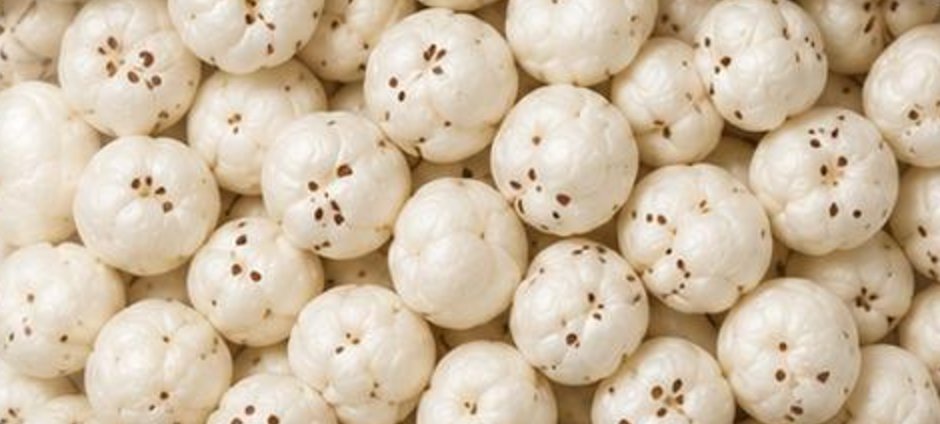Close-up of white makhana pops